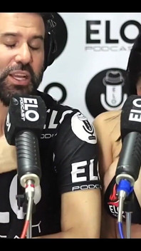 Wawancara bareng elo podcast berujung dengan banyaknya pertanyaan mesum yang bikin jenifer play sange berat