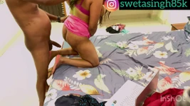 Kajal yenge evimi sikiyor