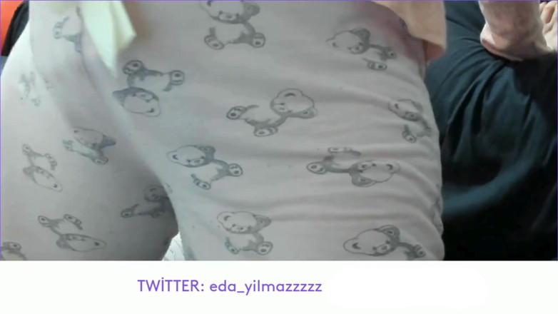 bigass_sexy_bigboobs: Masturbarse con pijama - semen con pijamas