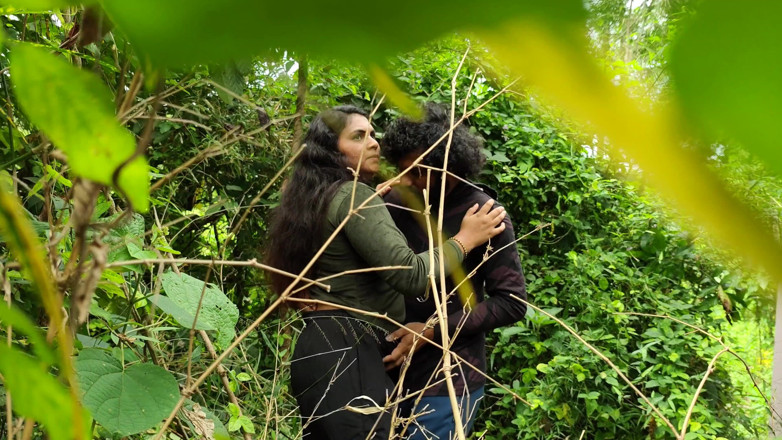 Vaigavarun45: Couple malaisien, sexe torride en plein air dans la forêt,...