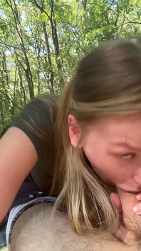 Voetfetisj in het bos