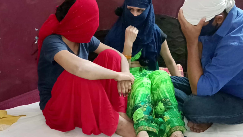 HousewifeGeeta: Sousedka macecha a její dívka spolu šukali