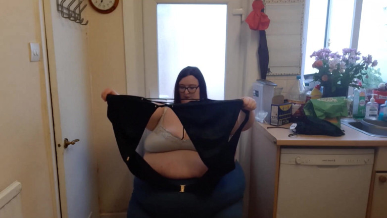 SSBBWLadyBrads: SSBBW experimenta novo biquíni, bunda gorda na barriga
