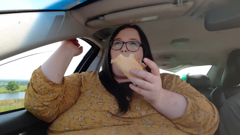 SSBBWLadyBrads: Mit kumpel essen im auto essen