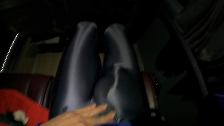 Cool Body: Jag sperma i supertäta leggings på bussen kommer tillbaka från...