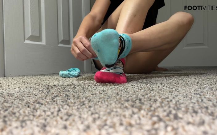 footivities: Ivy's Feet - Double Layer Sock Strip - Footivities