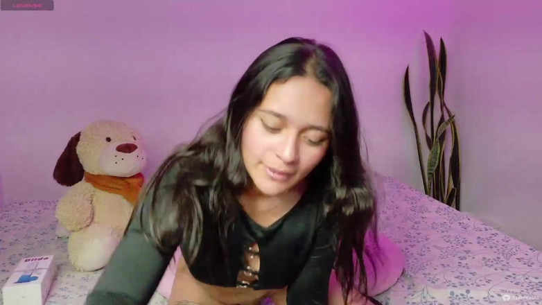 Emilyn Grifs: 我想要你给我你的奶，现在就给我