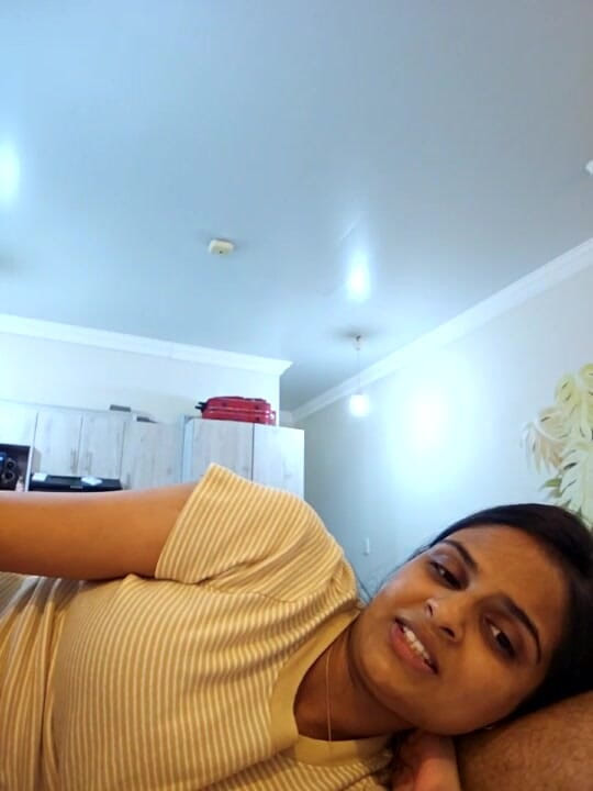 Treblsex: 印度妻子和丈夫在采访中与怀孕发生性关系