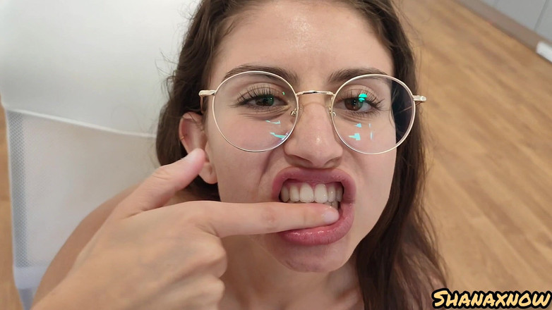Shanaxnow: 내 부거를 먹고 불고 놀고 있는 코를 재채기하는 콧물 페티쉬