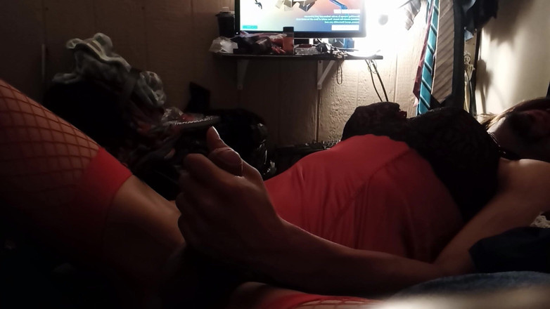 Wicked studios: Kırmızı iç çamaşırlı travesti