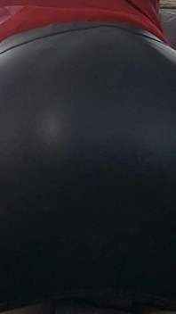 MILF Sofy Kůže A Satén Hraje Malou Děvku