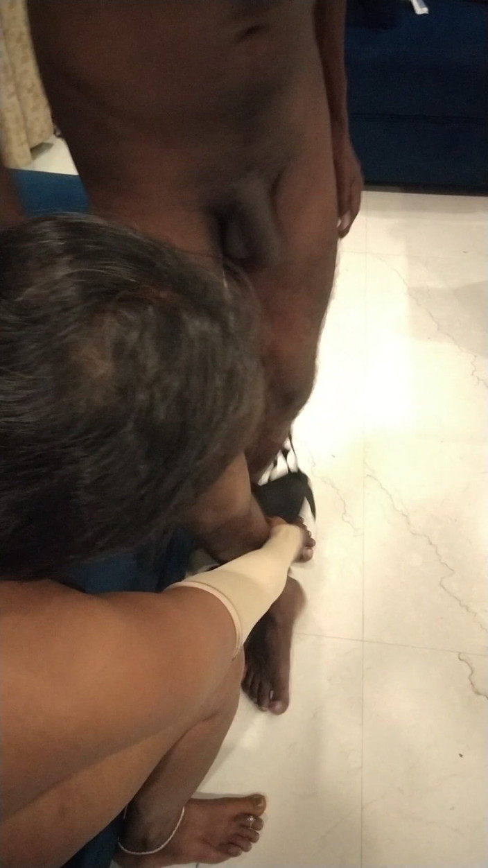 Benita sweety: 热辣的鸡巴振动器女性使用做爱