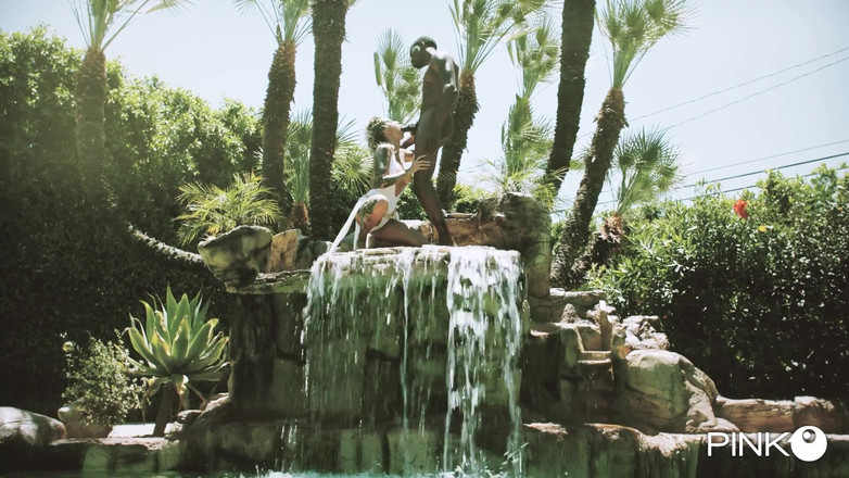 Pinko Club: Marika Bogini Wody zostaje oszukana przez American Black Cock