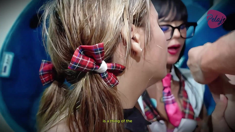 Pelaje mix: 두 학생에게 펠라를 받는 깡패