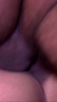 Alman orta yaşlı seksi kadın - edepsiz göğüslerine boşalıyor