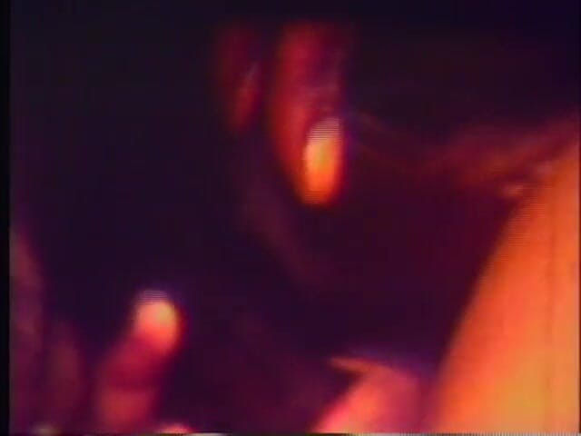 Vintage Usa: 인종 간 쓰리섬 재미를 원하는 빈티지 금발 밀프 - (비디오 오디오는 없지만 음악)