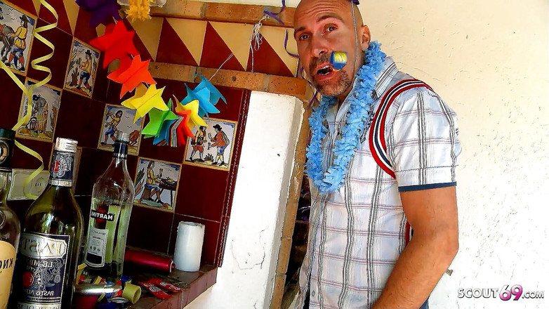 Full porn collection: Sapık sürtük genç Clanddi vahşi partide üvey babası tarafından sikiliyor