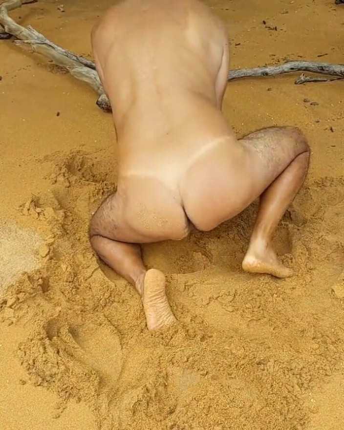 Ladysilvas: レディシルバがビーチで裸で見せかける