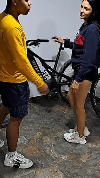 Je Baise Ma Voisine Sexy Dans Le Garage De Ma Maison Pendant Que Son Mari Est Absent