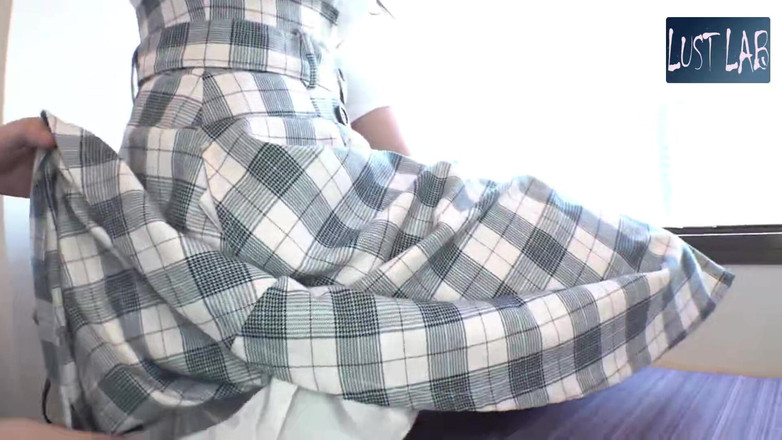 Lust lab: Şehir göz kamaştırıcı yeni gelen. Geniş gözler ve meraklı adımlar -...