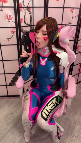 Sweetie Fox: Tiktoker girl cosplay D.Va from Overwatch and sucks dick till...