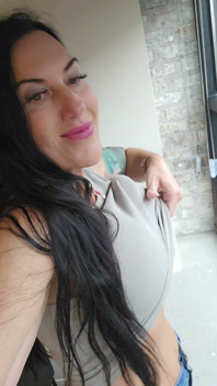 I Love Showing My Boobs to Unsuspecting People Heehee!