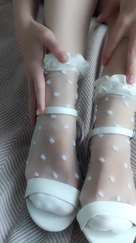 Sockjob, Paja, Semen En Mis Lindos Calcetines Blancos Y Zapatos - ¡video De Fetiche Muy Caliente!