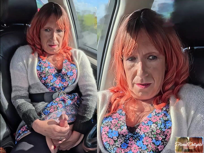 Fiona of Delights: La ragazza si masturba il suo cazzo in spiaggia