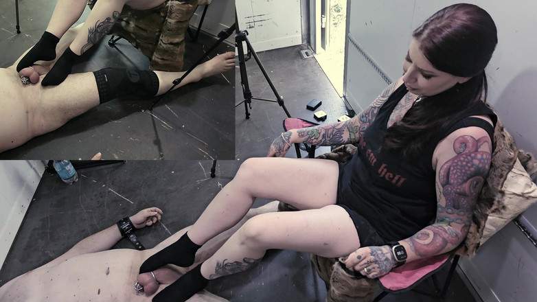 Femdom-Team-German: Hamba pengganti saya dibenarkan merasakan betapa kejamnya kaki saya