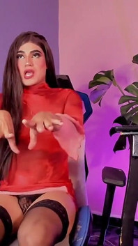 Seksowna Bella i Red Nails