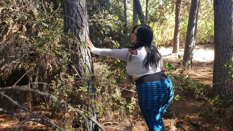 Riderqueen: Stepmom white walking forest big ass