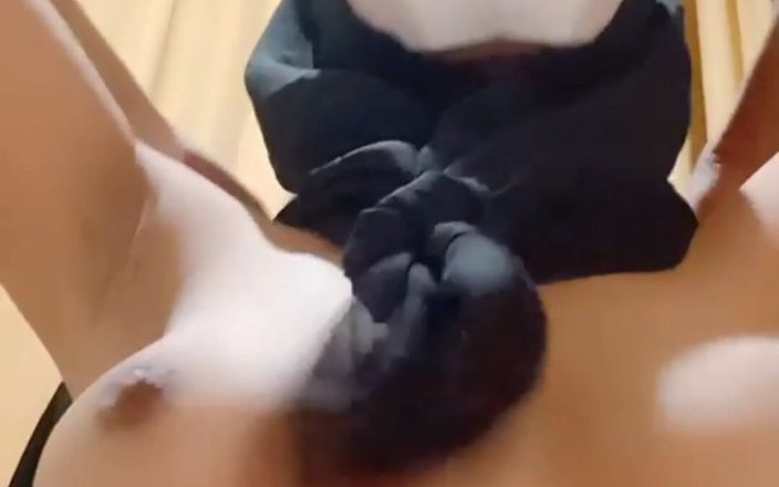 Jilbab69: Ll llegan a casa cansado pero cachondo, ¿qué debo hacer?