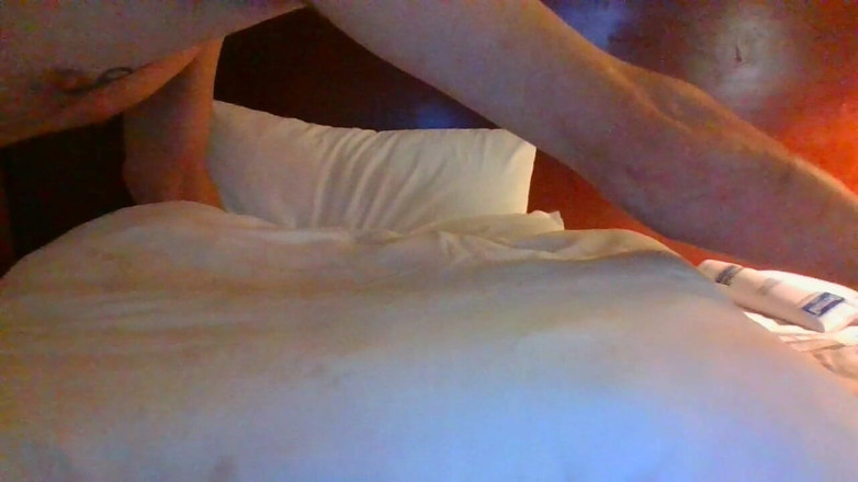 007bri83: Masturbare solo la hotel