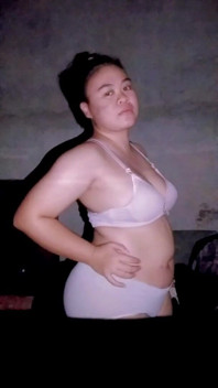 Sunt excitată și vreau să mă fut