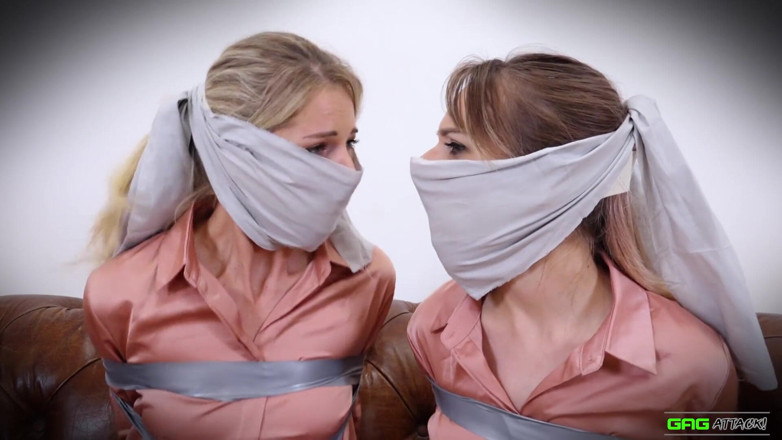 Gag Attack: Chloe और Rebecca - सेक्रेटरीज