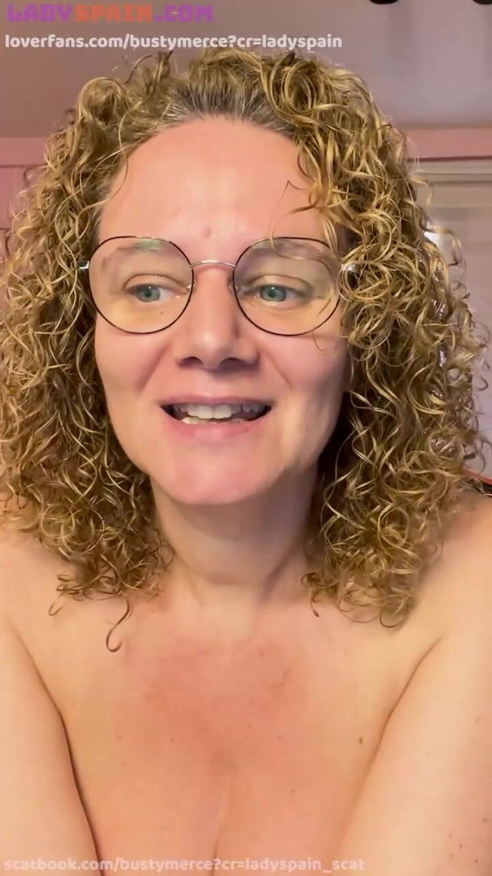 Lady Spain: Merce'in sandalyede mastürbasyon yaptığı yakın çekim, sikişmek gibi azgın