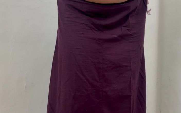 Anajanadevi: Pijat sensual cewek ini sambil bugil