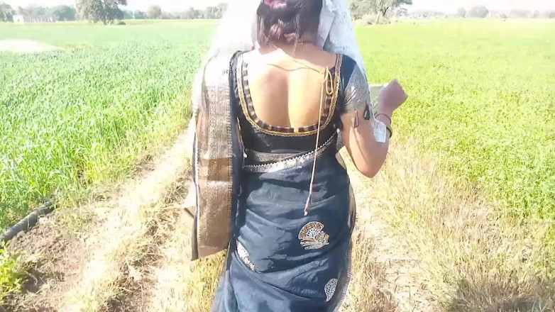 Ritu: Sa femme montre sa chatte