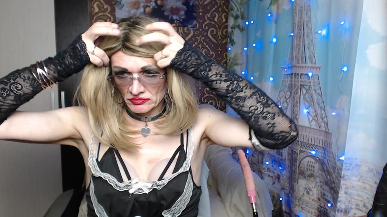 violet_bisex: Coura Crossdresser