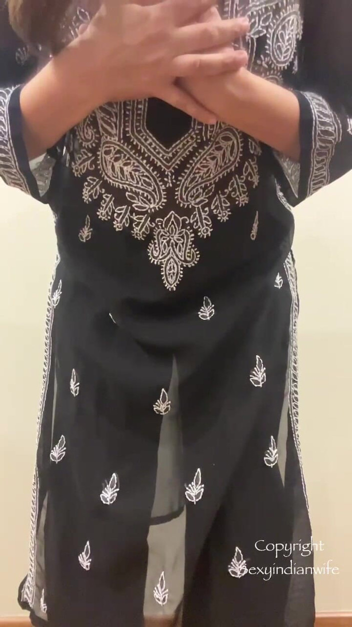 Sexyindianwife: Insegnante provocante miLF indiana