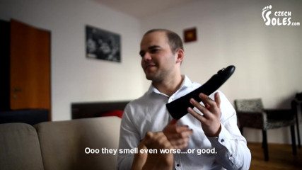 Czech Soles - foot fetish content: Vůně jejích punčocháčů v horkém dni