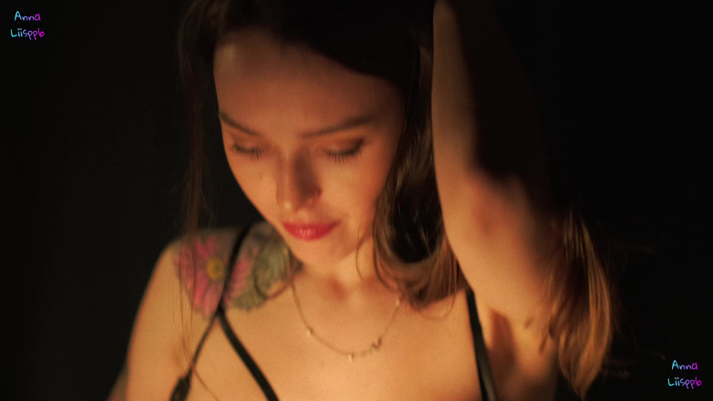 Anna Liisppb: 感觉我离你近。闻我的香水，听到我的呼吸和心跳，现在让我和你在一起。