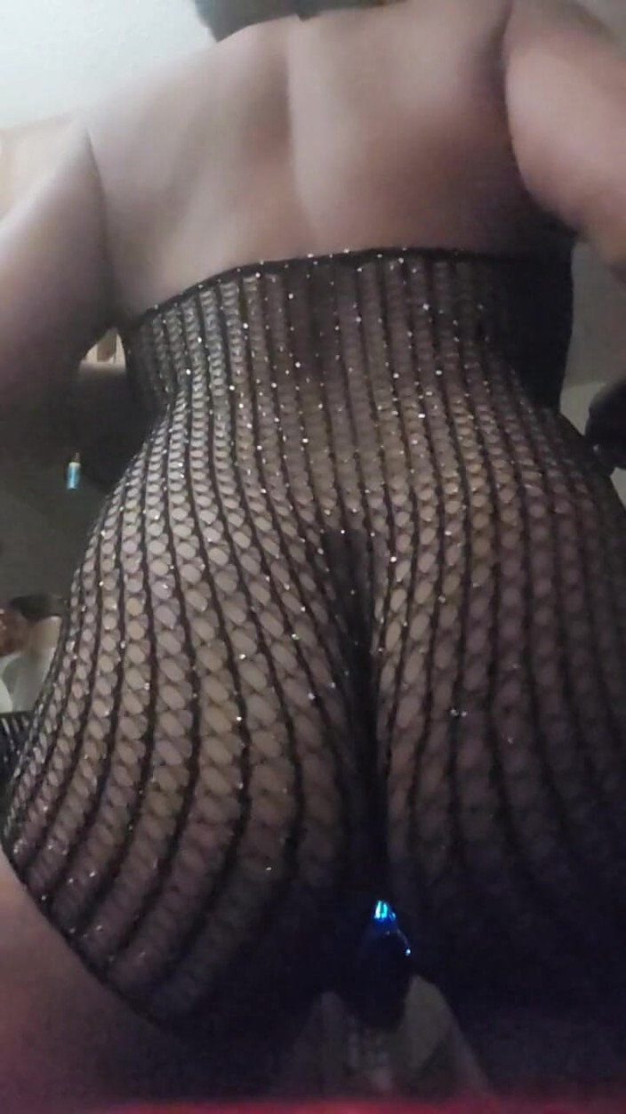 KNKY Bee: Bee Twerking în lenjerie netted și Led Plug