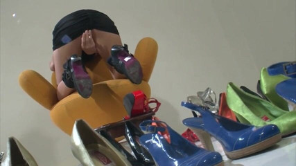 Toy Sluts: Pelirroja con tetas pequeñas masturbándose en acción en solitario