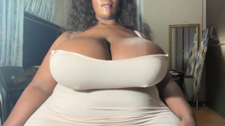 Legendary Booty Overdose: BBW dziwka jęczy fetysz i titsplay