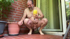 Qualzucht: Extreem anaal plezier op het balkon
