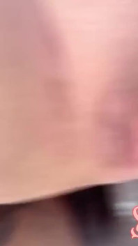 Suzie Slut Saiu Para Comprar Gas Usando Apenas Um Vestido Sem Calcinha O Atendente Nao Conseguiu Resistiu Comeu Cuzinho Dela