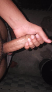 Masturbasi di kamar mandi