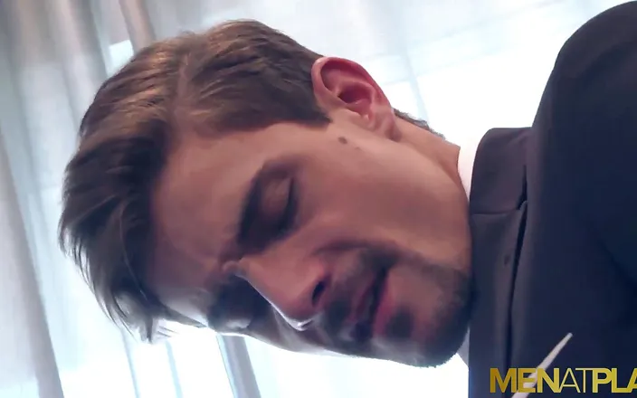 Menat Play: MENATPLAY - Muscular Dato Foland cums in Carter Dane mouth
