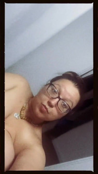 Wildenglishbbw çıplak poz veren seksi hissediyor